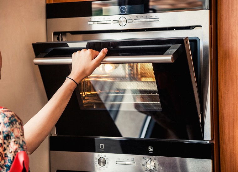 How to Check if Your Oven is Cooking Evenly - Universal Appliance Repair